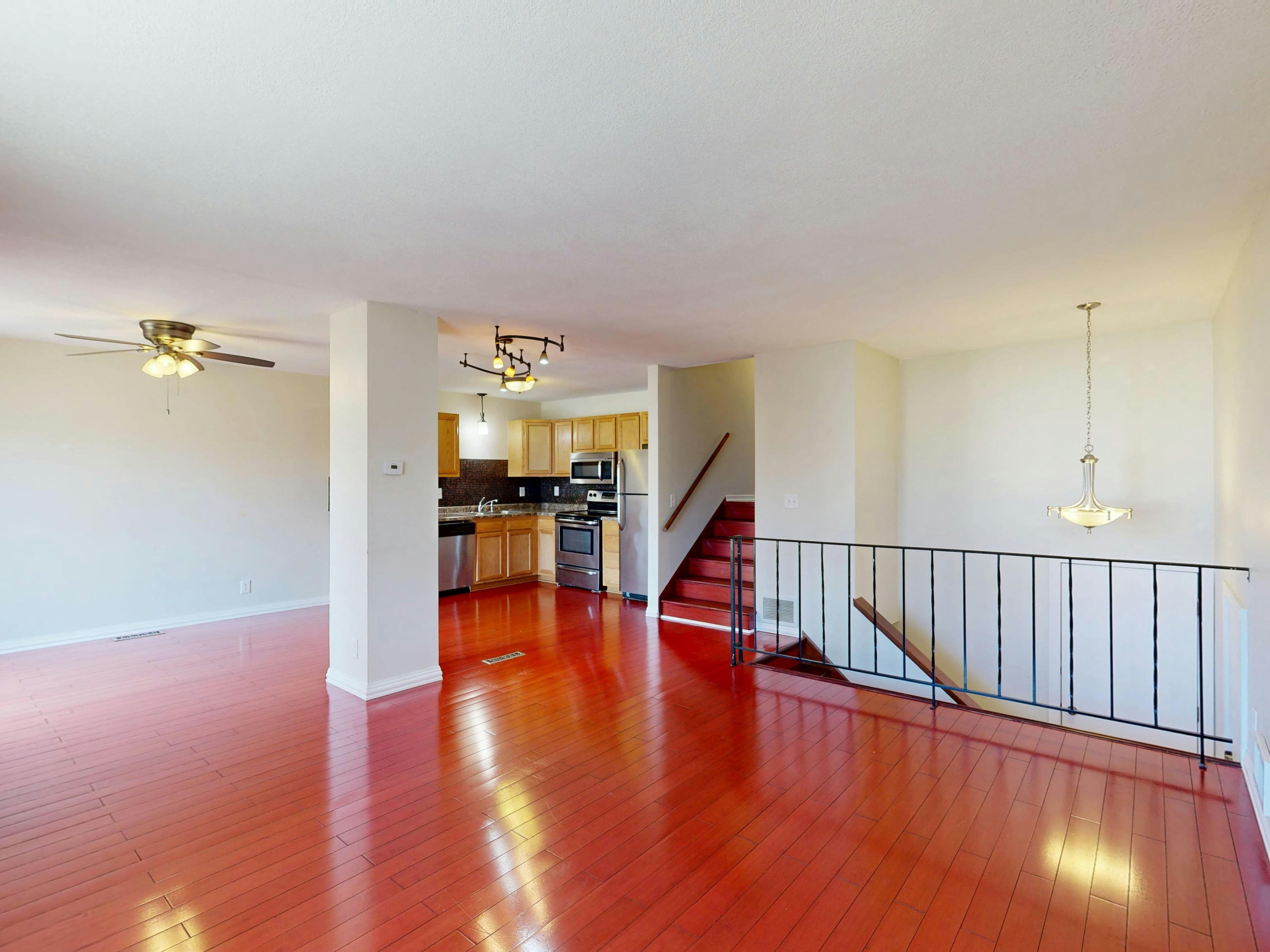 Luxury 4 Bedroom House with Pool - photo 3