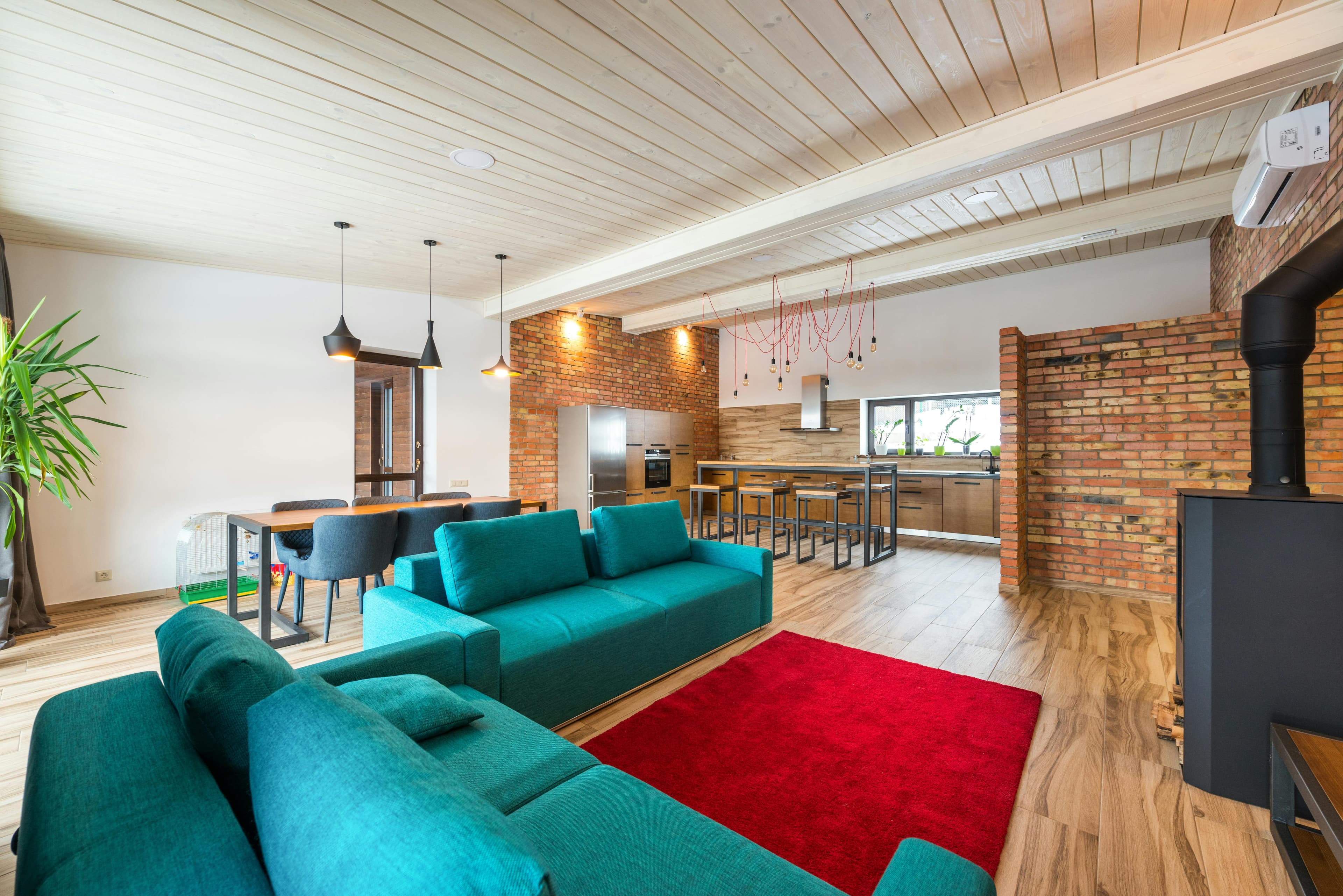 Luxury 4 Bedroom House with Pool - photo 4